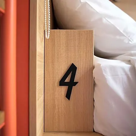 Centre Hotel 4*